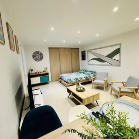 Apartman Joli Dans Nicoise Sur Les Collines