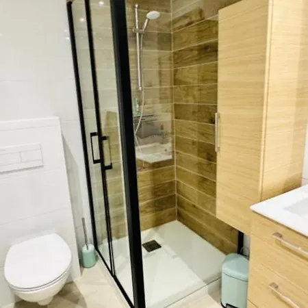 Joli Dans Nicoise Sur Les Collines * Nizza