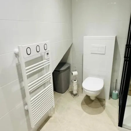 Joli Dans Nicoise Sur Les Collines Nizza