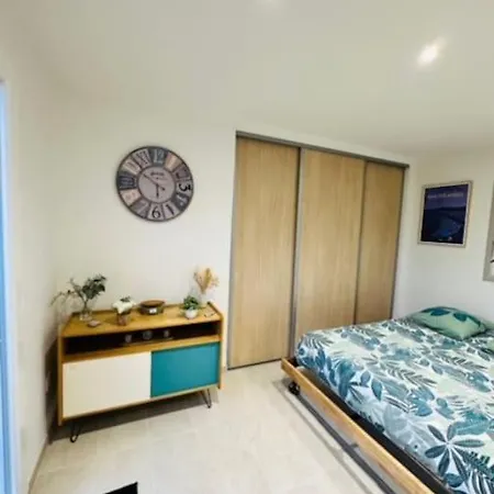 Joli Dans Nicoise Sur Les Collines *