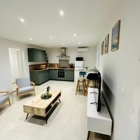 Joli Dans Nicoise Sur Les Collines *